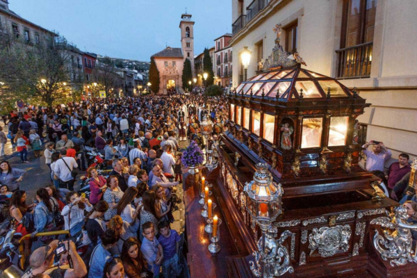 La Procesión del Santo Sepulcro en Granada
