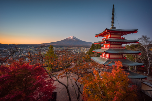Japón en pareja: templos, ryokan y paisajes de temporada Japón en pareja: templos, ryokan y paisajes de temporada